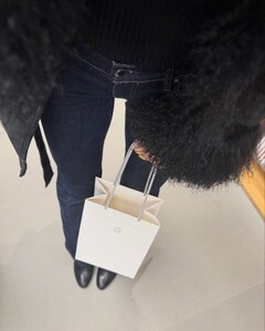 [2025.12.06] msgigiparis_589730487_18540049582007726_9036193183029512699_n.jpg