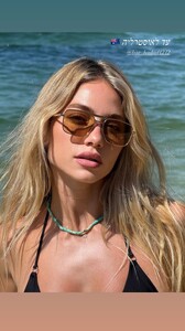 [2025.12.08] ellaayalon_3783581983885744202.jpg