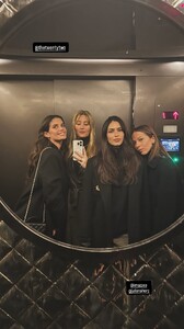 [2025.12.09] sarasampaio_3783996132876747824.jpg