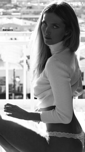 [2025.12.10] lindsaydemyan_3784426113444492862.jpg