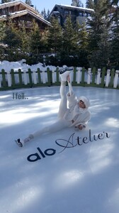 [2025.12.10] taylor_hill_3785104295549854264.jpg