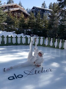 [2025.12.10] taylor_hill_599528982_18549861805024492_2230668439188418678_n.jpg