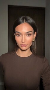 [2025.12.11] kellygale_DSJUmTnCa0x.jpg