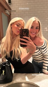 [2025.12.11] livvydunne_3785708605719552375.jpg