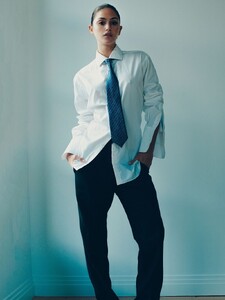 [2025.12.11] msgigiparis_587713874_18540964462007726_7140358912340496469_n.jpg