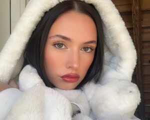 [2025.12.13] alexisbumgarner_588969588_18548288560029910_2622483075163001173_n.jpg