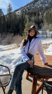 [2025.12.14] kelseymerritt_3787777276407413649.jpg