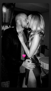 [2025.12.15] lindsaydemyan_3788633671327701186.jpg