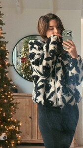 [2025.12.17] heylaurensummer_3789941796176478677.jpg