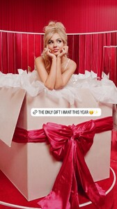 [2025.12.17] victoriajustice_3789951837239582460.jpg