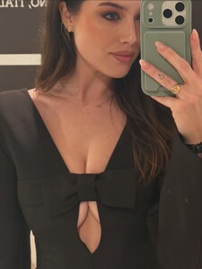 [2025.12.19] jazminwhitley_587808905_18549841468005015_1694806493700996346_n.jpg