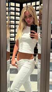 [2025.12.20] ellaayalon_3792308467290809015.jpg