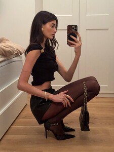 [2025.12.21] celinebethmann_603863051_18373943386158308_6309046317360586184_n.jpg