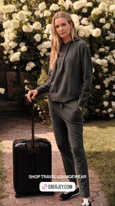 [2025.12.22] eberjey_3793294283592826320.jpg