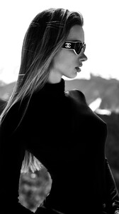 [2025.12.22] lizkovalenkoo_3793298678879324930.jpg