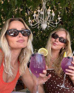 [2025.12.22] megan_samperi_605017902_18546898510022051_5882242011102196386_n.jpg