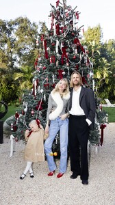 [2025.12.24] hoskelsa_3794877494311691012.jpg