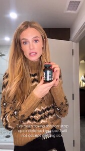 [2025.12.24] katelove_DSqphgSgYla.jpg