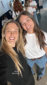 [2025.12.24] livelle-adi_peres_3794729463330953859.jpg