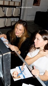 [2025.12.24] livelle-amitmmo_3794673471175820429.jpg