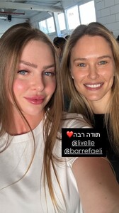 [2025.12.24] livelle-yana_esa_3794640346106603897.jpg