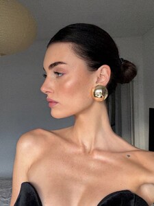 [2025.12.25] celinebethmann_605961065_18374359045158308_6919382198761611430_n.jpg