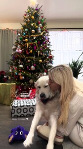 [2025.12.25] livvydunne_3795699858251146605.jpg