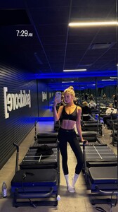 [2025.12.26] ally.m.mason_3796210832272307517.jpg