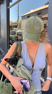 [2025.12.26] lindsaydemyan-wearskyline_3796616082418133010.jpg