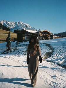 [2025.12.27] idazeile_604430481_18547064236044174_6886406219443466657_n.jpg