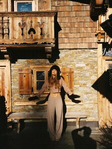 [2025.12.27] idazeile_606867929_18547064254044174_1524094036047480008_n.jpg