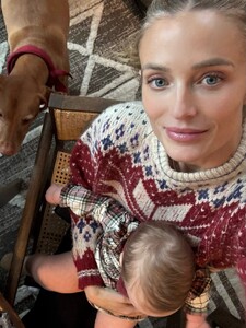 [2025.12.27] katelove_607735649_18549849685054296_8654391131603036760_n.jpg