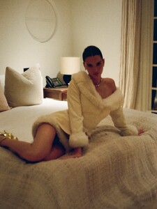 [2025.12.29] kendalljenner_608104265_18984395263044931_1729169361713987092_n.jpg