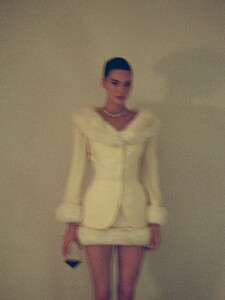 [2025.12.29] kendalljenner_608114042_18984395188044931_7911113681799853869_n.jpg