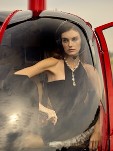 [2025.12.30] celinebethmann_609144751_18374898511158308_692185328989625076_n.jpg