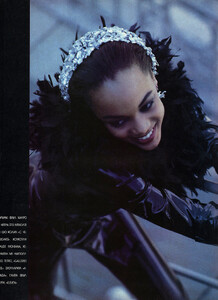 24-MARIECLAIREGR-Dec-1991-m.TyraBanks-ph.PatriceReumont.jpg