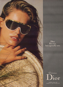 52-MARIECLAIREGR-Apr-1989-CHRISTIANDIOR-m.ReneeSimonsen-ph.Unk.jpg