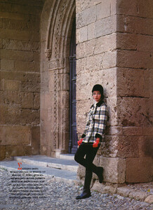52-MARIECLAIREGR-Dec-1991-m.Unk-ph.KostasCoutayar.jpg