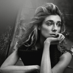 672221161_elizabeth-debicki.jpg