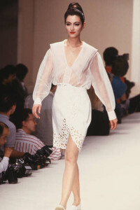 ARoh-Cerruti 1881 (Nino Cerruti) Spring 1989 - Ph.Victor Virgile.jpg