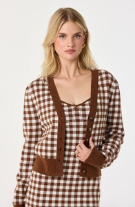 AT19418_BROWNGINGHAM_4_4000x.jpg