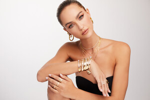 AshleyT - Select Port - gallery_model_r1bMx7yXWJdh.jpeg