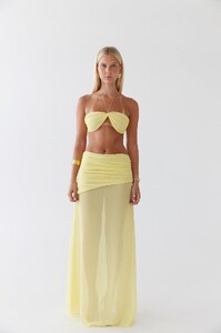 BDevlin - Hntr - GIGI BANDEAU _ LEMON_hntr_resort_maddierouxnov127762copy_webedits.jpg