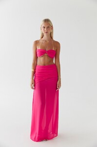 BDevlin - Hntr - GIGI BANDEAU _ MAGENTA_hntr_resort_maddierouxnov127488copy_webedits.jpg