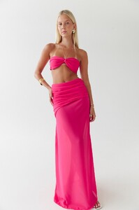 BDevlin - Hntr - GIGI BANDEAU _ MAGENTA_hntr_resort_maddierouxnov127524copy_webedits.jpg