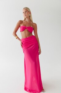 BDevlin - Hntr - GIGI BANDEAU _ MAGENTA_hntr_resort_maddierouxnov127526copy_webedits.jpg