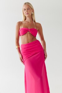 BDevlin - Hntr - GIGI BANDEAU _ MAGENTA_hntr_resort_maddierouxnov127529copy_webedits.jpg