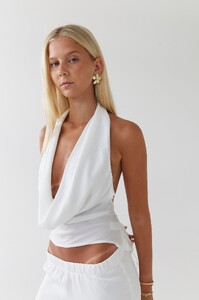 BDevlin - Hntr - ISABELLE TOP _ WHITE_HNTR_Resort_MaddieRouxNOV127427copy_webedits.jpg