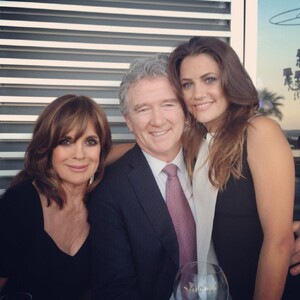 BMlHsvkCEAM0Wc-.jpg large.jpg