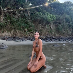 Dua Lipa - Bamba Swim [2025.12.23] Email 1.jpg